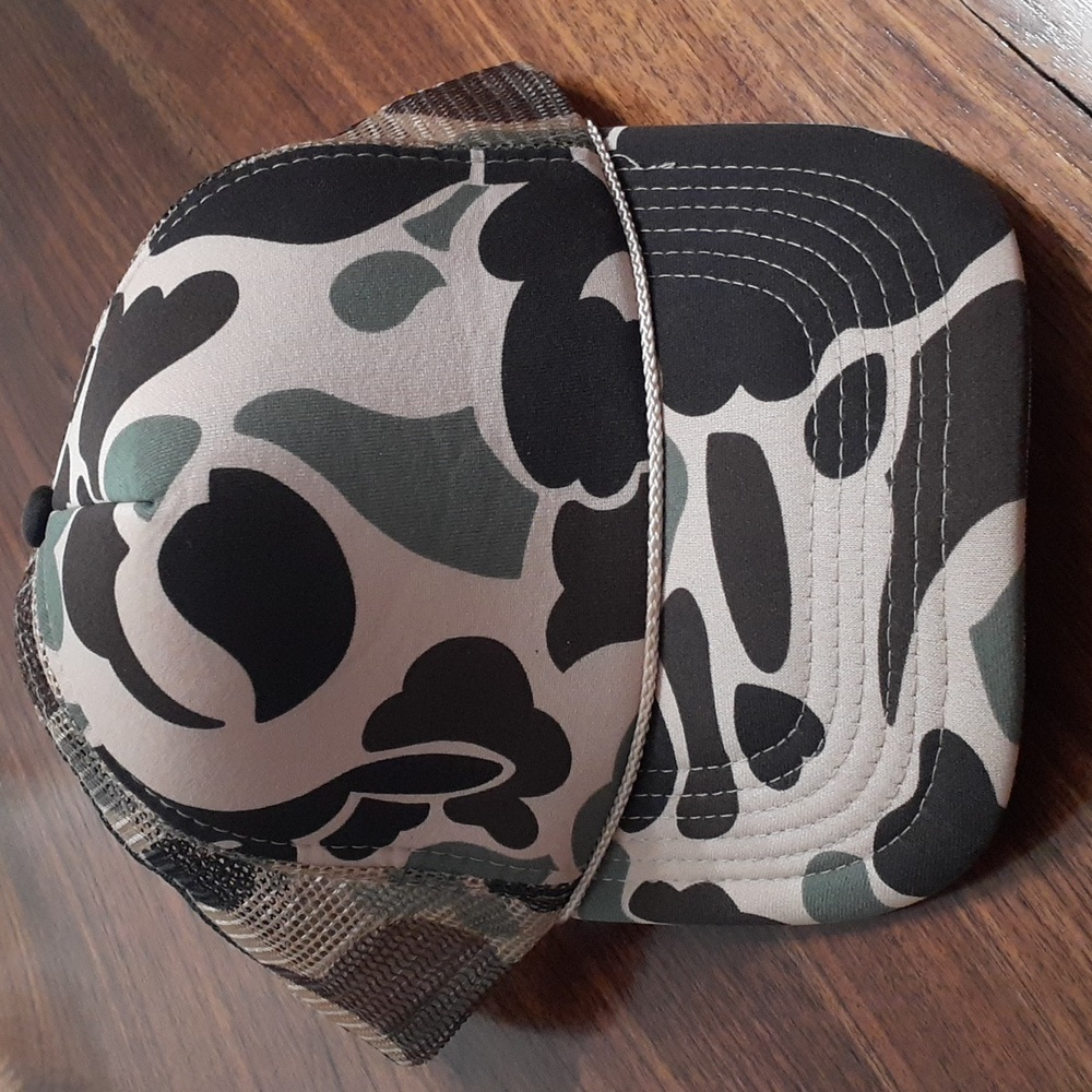 Nissun 1980s Camoflauge Trucker Hat Camo Deer Hunt Country Vintage turkey